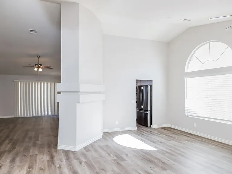816 Stillwater Ln — Photo 5