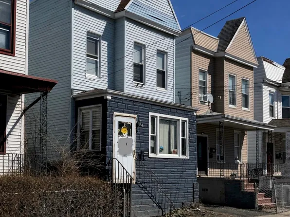 138 Bayview Avenue image 1 of 9