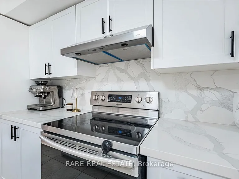 60 Fairwood Cir #28 — Photo 13