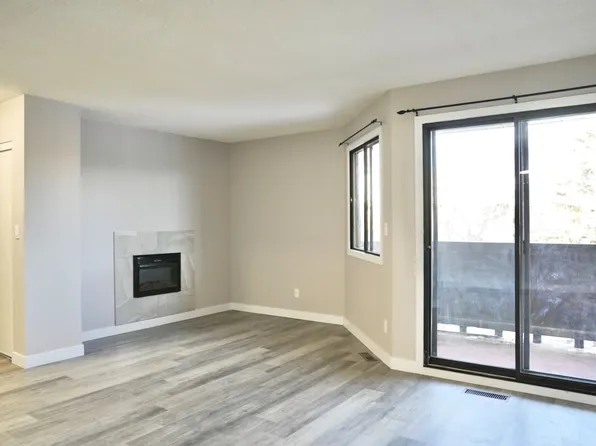 2523 105th St NW, Edmonton, AB T6J 4T5