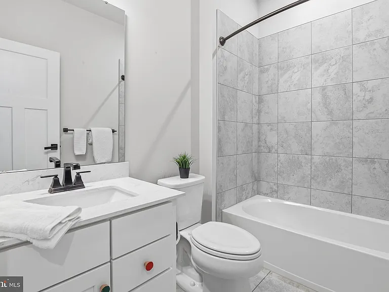 5927 Pecking Stone St — Photo 15