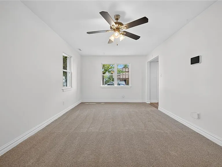 5676 Weblin Dr — Photo 6