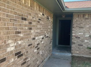 933 Windsor Ct, Yukon, OK 73099
