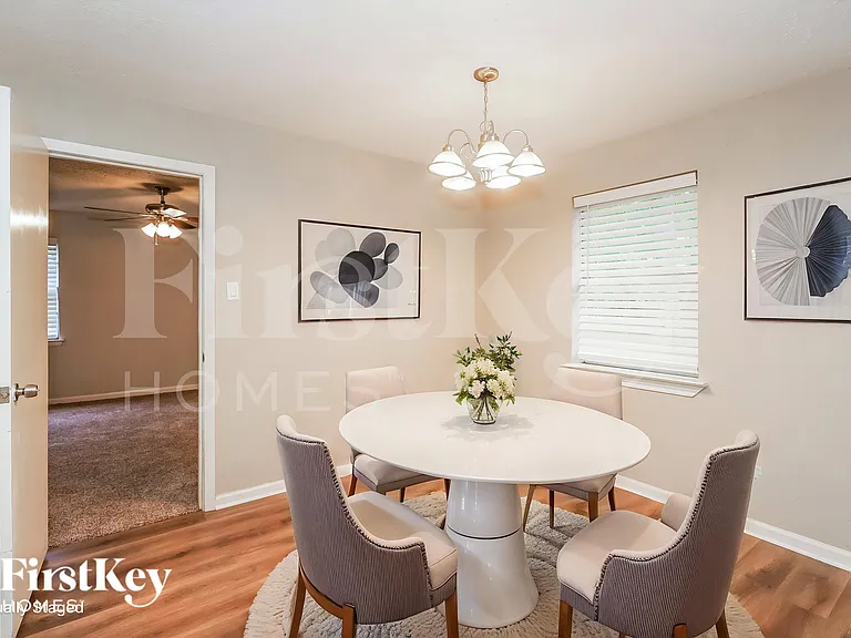 2100 Cedar Ct — Photo 7