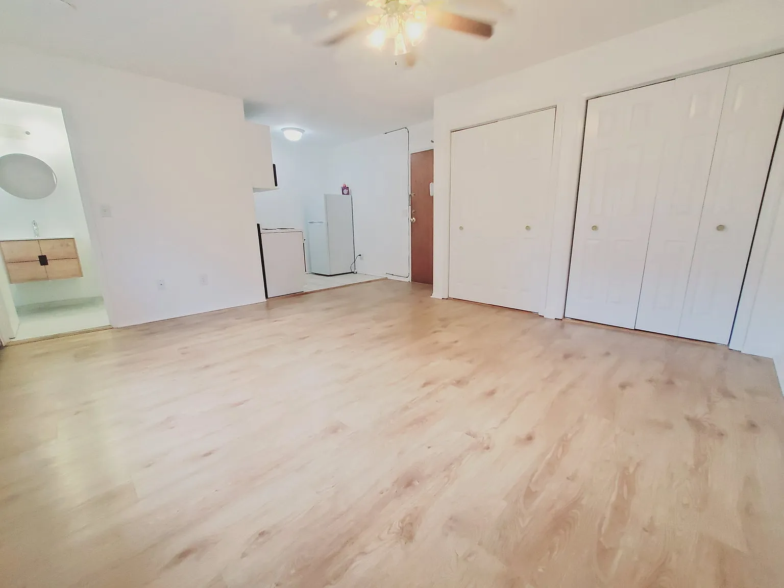 Studio, 1.0 bath, 450 sqft, $1,625 — Photo 2