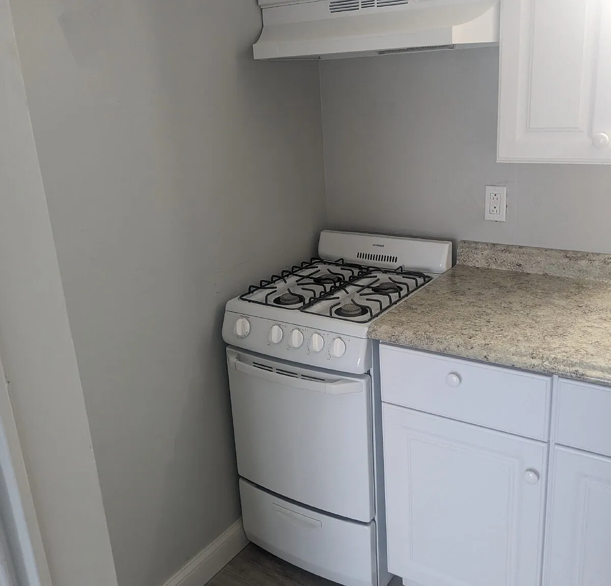 Studio, 264 sqft, $995 — Photo 2