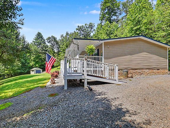 3rd image of 636 Blue Ridge Park Dr