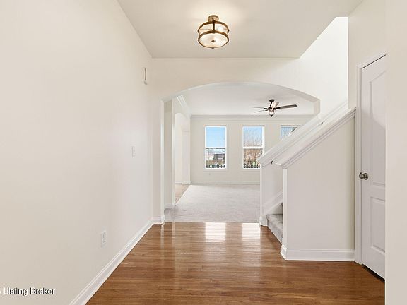5th image of 223 Saint Regis Dr