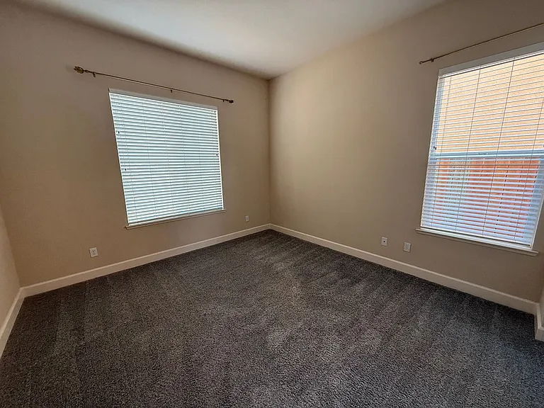 3389 Bonaire Rd — Photo 3