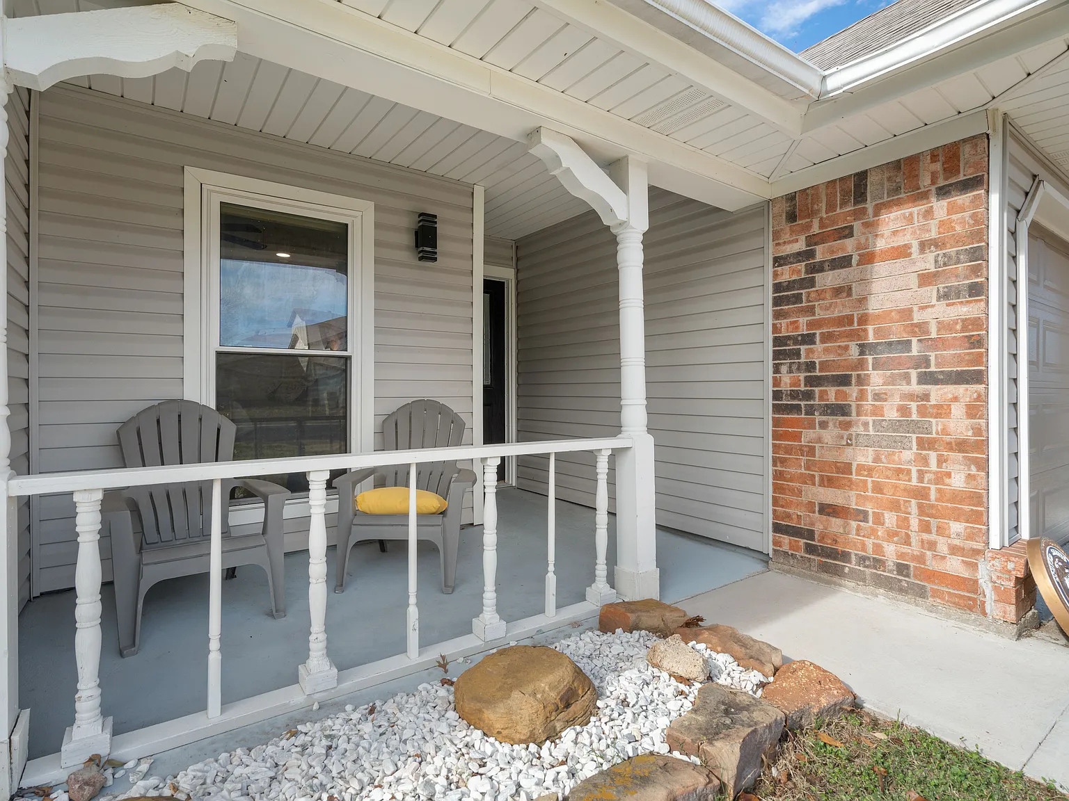 3 bed, 1282 sqft, $2,100 — Photo 2