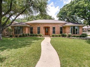 2101 Stonehill Ct, Arlington, TX 76012