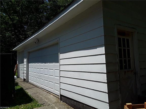4th image of 219 Goredon Dr
