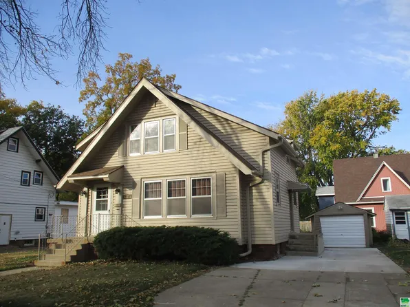 2107 S Glass St, Sioux City, IA 51106