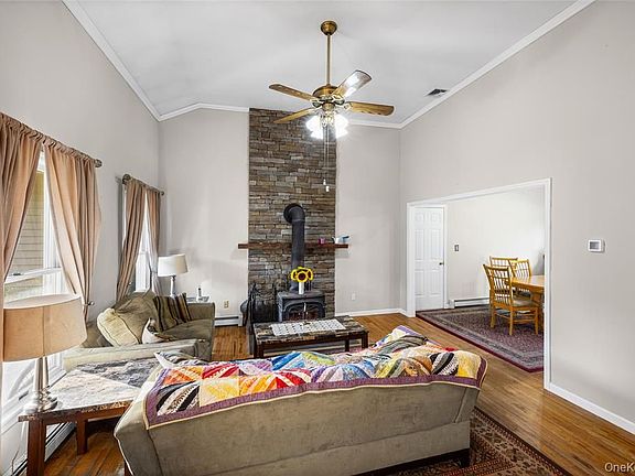 4th image of 2200 Aldrich Ln
