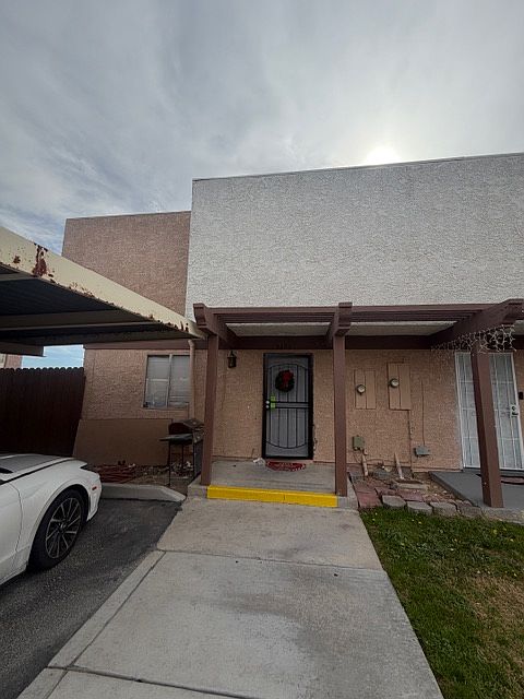 1st image of 3673 Villa Knolls East Dr