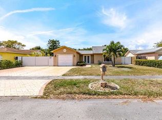 19594 NW 61st Ave, Hialeah, FL 33015