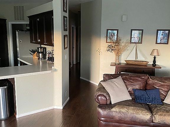 4th image of 1127 Marina Dr