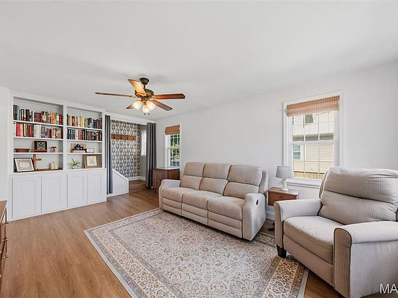 3rd image of 206 Magnolia Ave