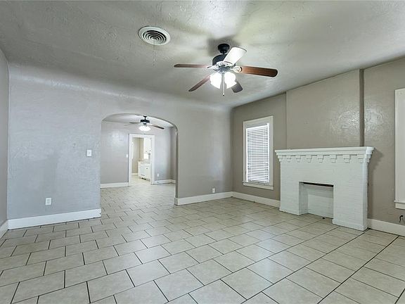 4th image of 612 W 6th St