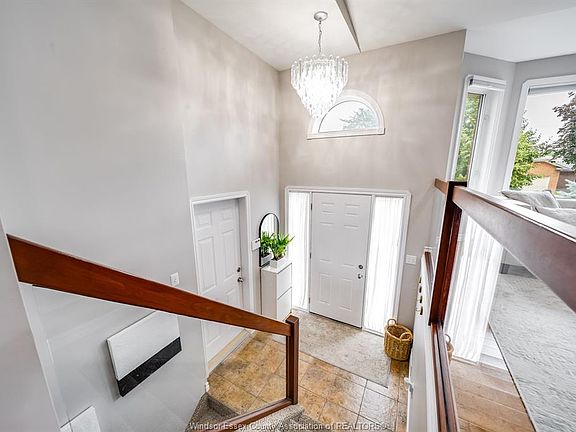 4th image of 1409 Katella Ave