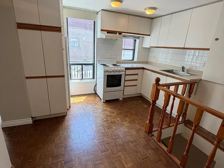677 Durie St #3 — Photo 8