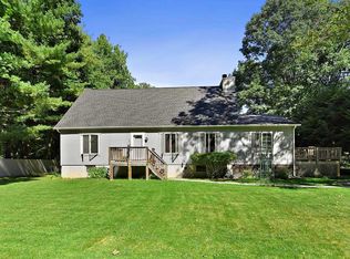 11 Creekside Pl, Pleasant Valley, NY 12569