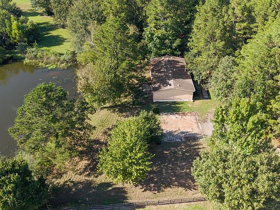 2nd image of 9944 Chestnut Ct