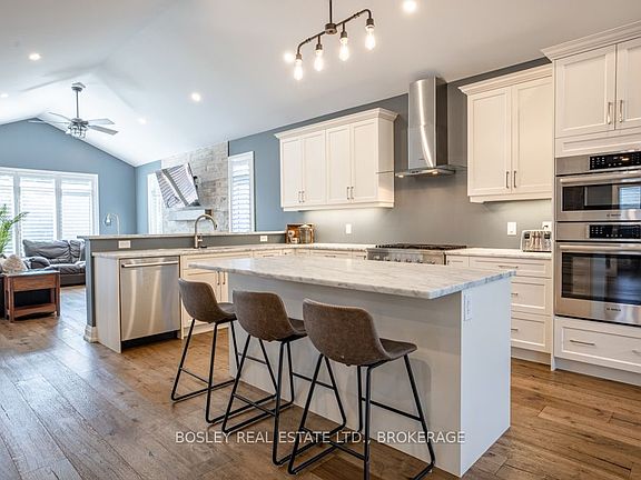 3rd image of 1 Hurricane Rd