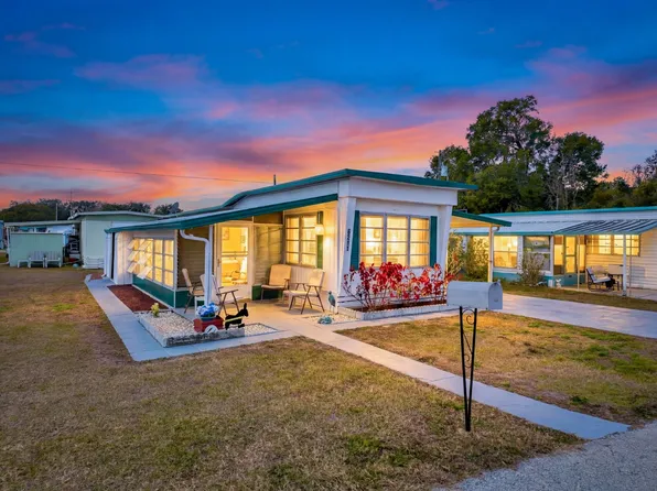 6211 Pearl St, Zephyrhills, FL 33542