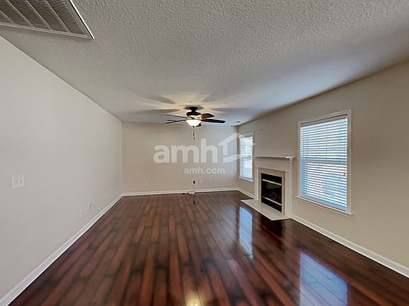 5th image of 104 Springs St