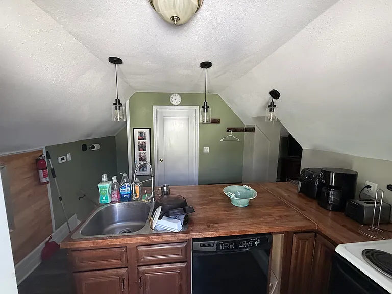 401 Sherman St #2 — Photo 5