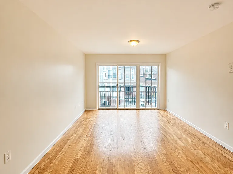 26 22nd St #2A — Photo 13