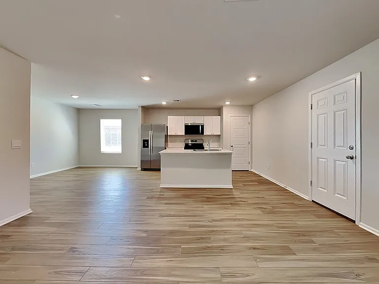 529 Saint Charles Pl — Photo 4