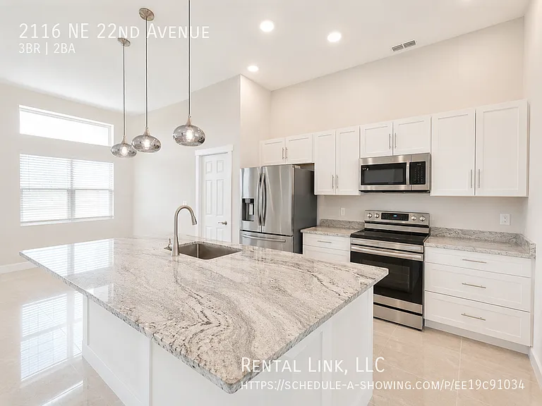 2116 NE 22nd Ave — Photo 9