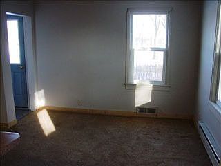 5th image of 104 E Greeley St