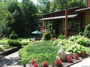 12313 Woodin Rd, Chardon, OH 44024