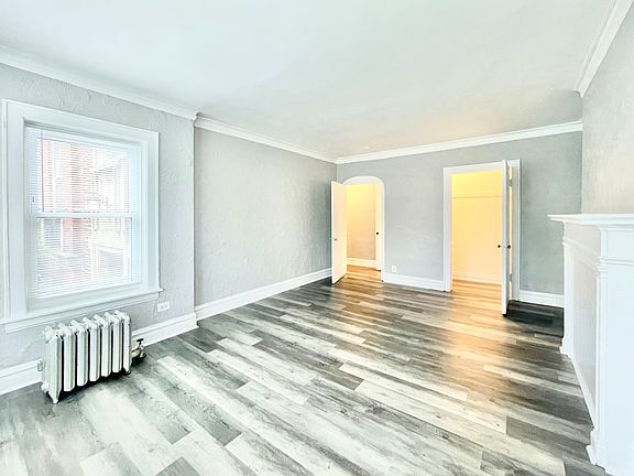 2nd image of 2204 W Arthur Ave #1