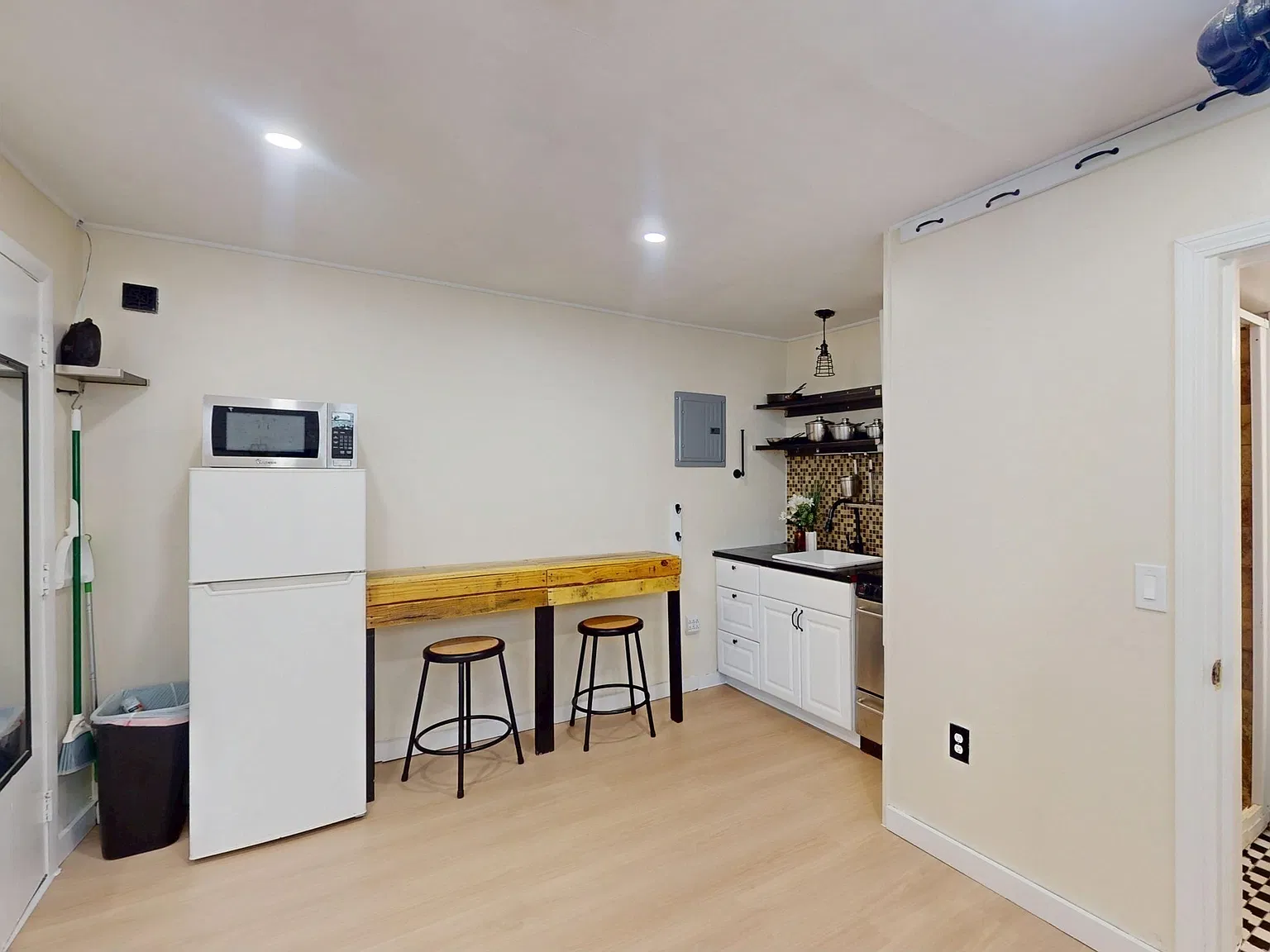 Studio, 1.0 bath, 246 sqft, $1,750 — Photo 4