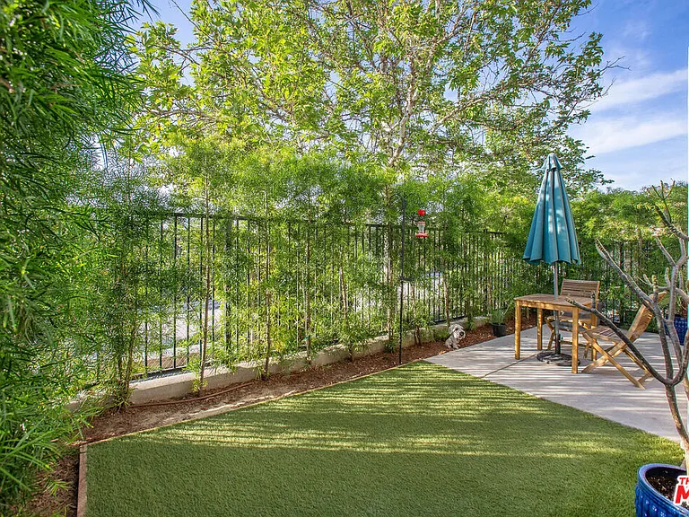 2700 E Chaucer St #30 — Photo 18