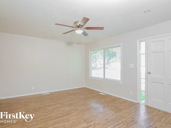 4th image of 318 N Geronimo Dr