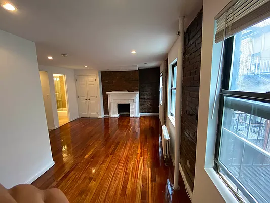 Rented by REAL New York | media 11