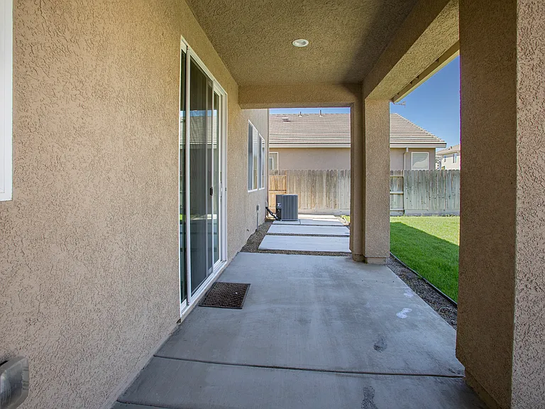 419 Daffodil Dr #2 — Photo 26