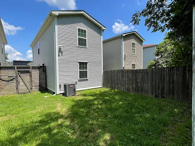 710 Finzer St — Photo 27