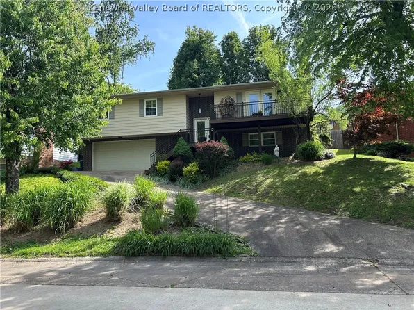 107 Cherry Ln, Glasgow, WV 25086