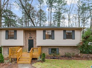 1093 Macqueen Cir, Helena, AL 35080
