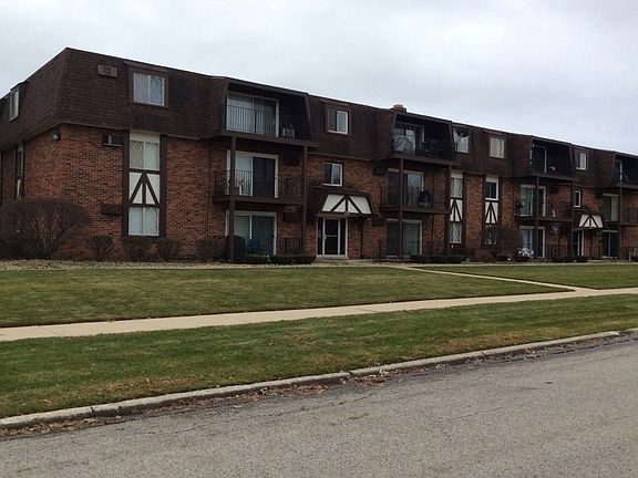3rd image of 5723 W 129th St