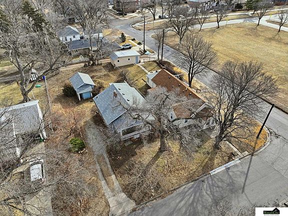 5th image of 3932 Saint Marys Ave