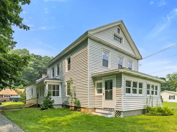 491 Chapel St, Lee, MA 01238