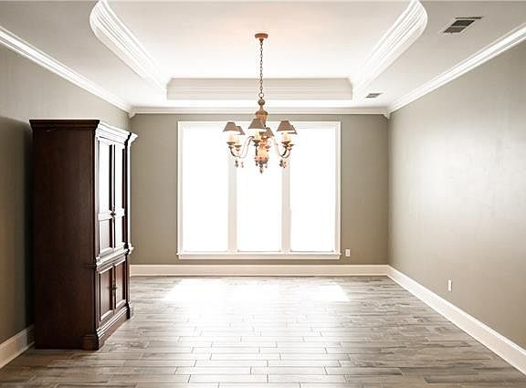 3rd image of 20 Fairway Oaks Dr