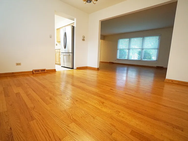 6S546 Sussex Rd — Photo 9